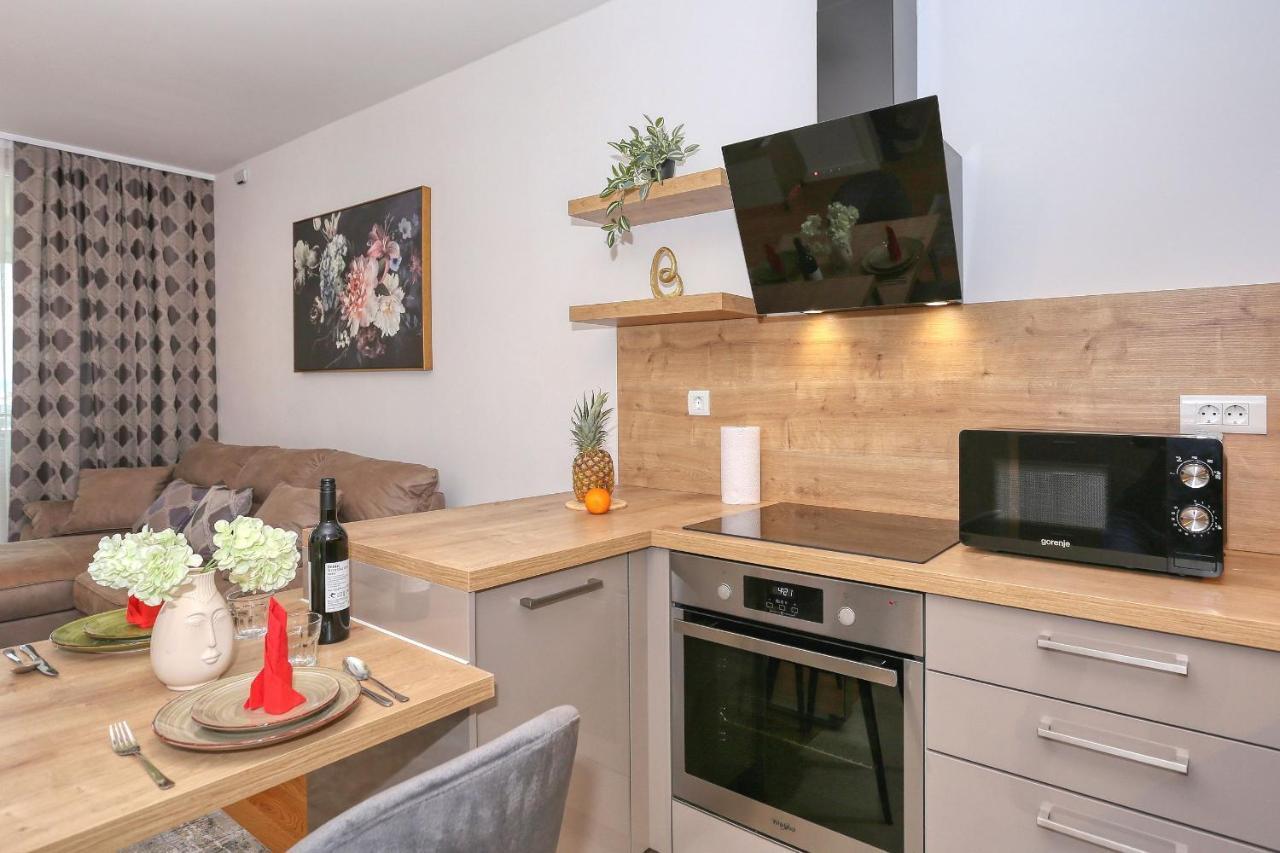 Apartments Luna With Free Parking Zadar Eksteriør bilde